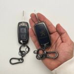 کاور ریموت پژو 405 و پارس کلید تاشو دو دکمه بدون بند دور فلزی وسط چرم - Image 6