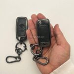 کاور ریموت سمند کلید تاشو سه دکمه دور فلزی وسط چرم - Image 3