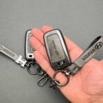 کاور ریموت هیوندایی و کیا سه دکمه دور فلزی وسط چرم اعلا - Image 8