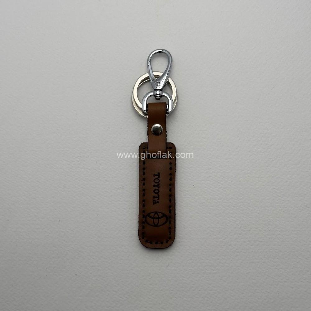photo_2024-09-27_12-21-28 (3) آویز کلید چرم ماشین مارک تویوتا - Image 1