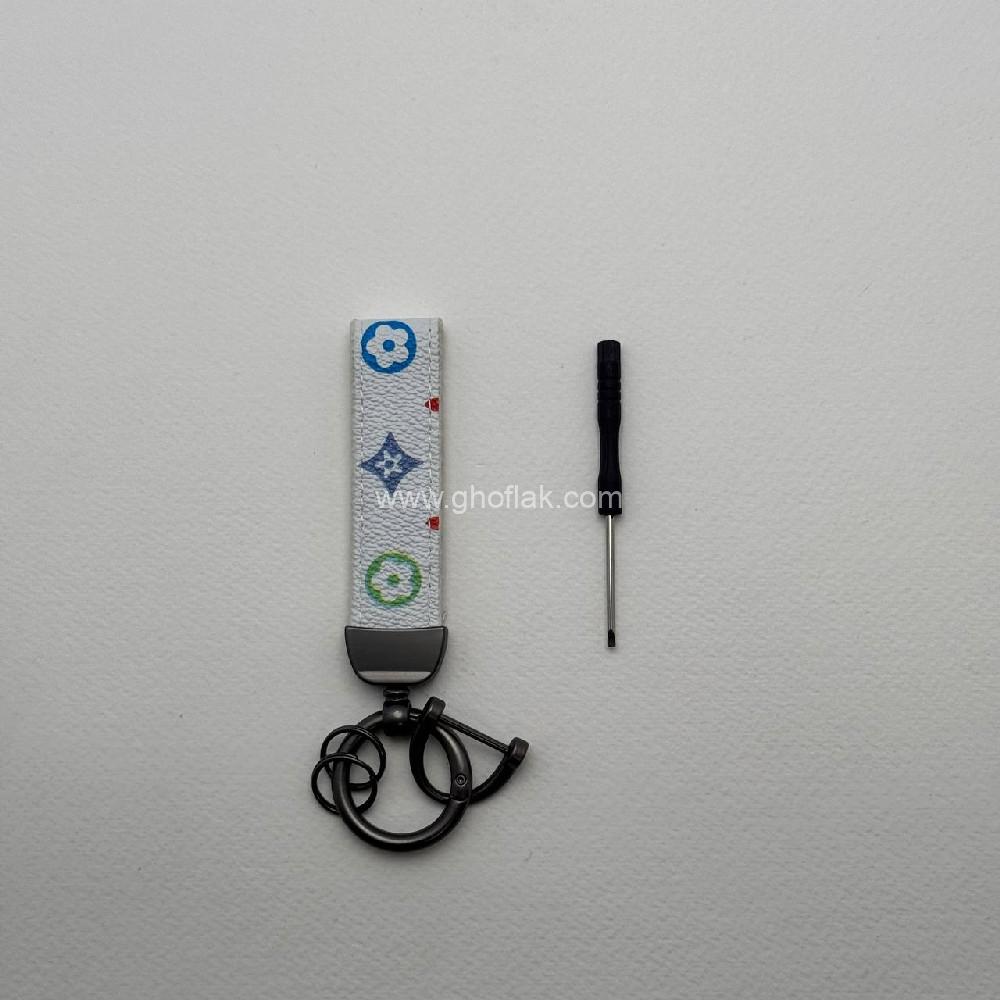 photo_2024-09-27_12-22-40 (2) آویز کلید گل دار بلند - Image 1