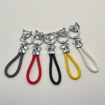 آویز چرم طرح کاز یراق نقره ای