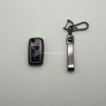 کاور ریموت پژو 405 و پارس دو دکمه کلید تاشو طرح متالیک با بند ست - Image 2