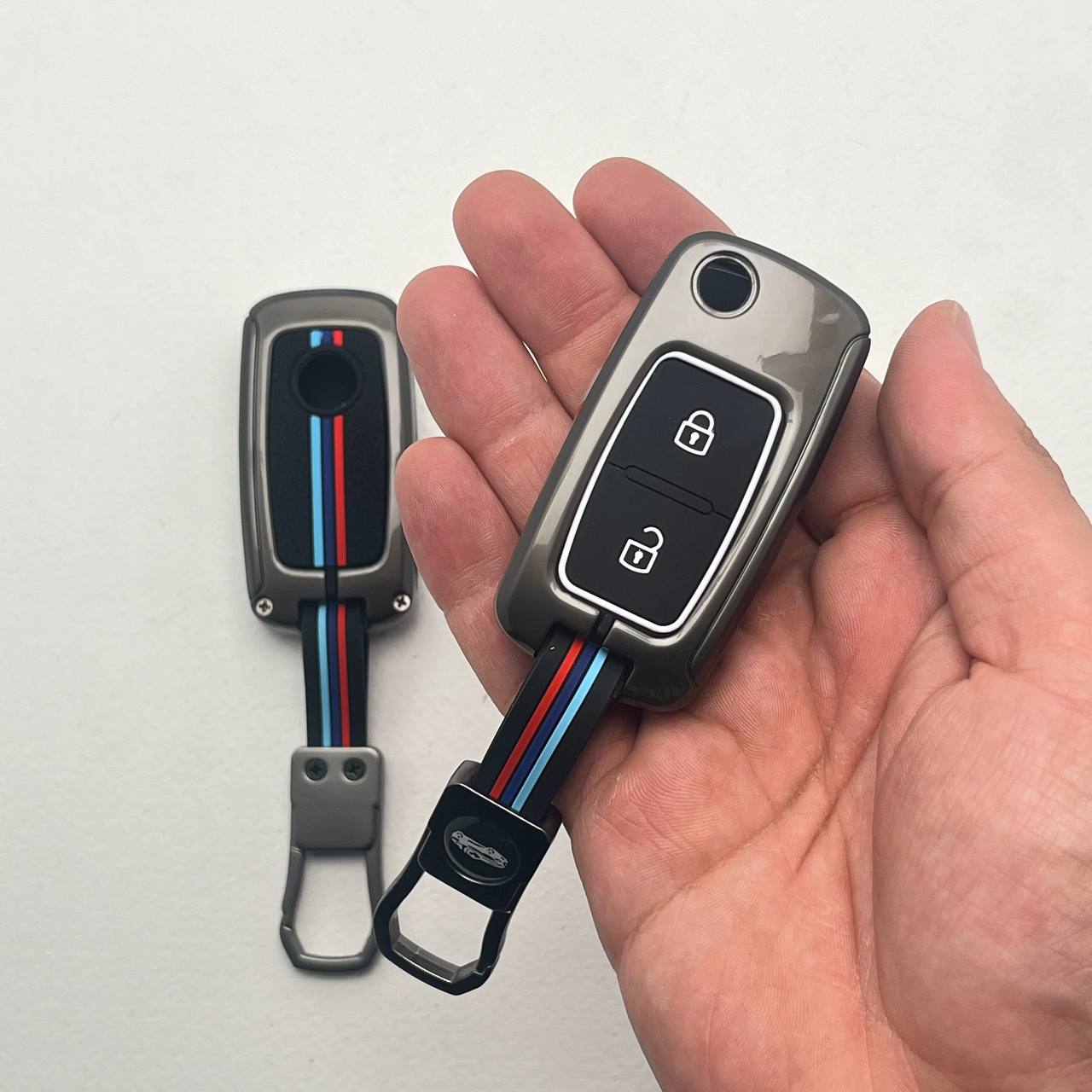 photo_1_2025-04-17_12-56-00 کاور ریموت پژو 405 و پارس کلید تاشو دو دکمه دور فلزی طرح کلاسیک - Image 1