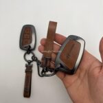 کاور ریموت هیوندایی گرنجور و سانتافه کیلس سه دکمه طرح دورفلزی وسط چرم اعلا - Image 4