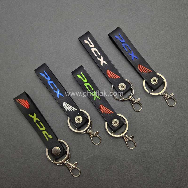 آویز-موتور-هوندا-PCX-سیلیکونی-01 آویز موتور هوندا PCX سیلیکونی - Image 1