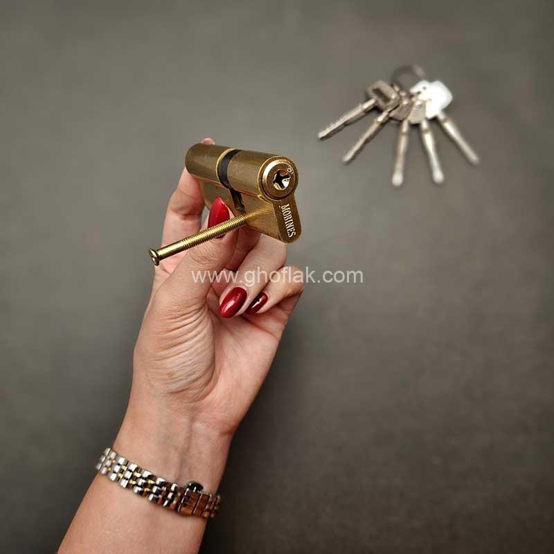 سیلندر درب چوبی و ضد سرقت آپارتمان 7 سانتی متر مبینس کلید چهار پر