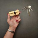سیلندر درب چوبی و ضد سرقت آپارتمان 7 سانتی متر مبینس کلید چهار پر