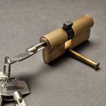 سیلندر درب چوبی و ضد سرقت آپارتمان 7 سانتی متر مبینس کلید چهار پر