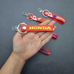 آویز موتور هوندا پرچمی سیلیکونی قرمز - Image 3