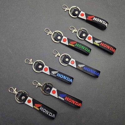 آویز موتور هوندا پرچمی سیلیکونی مشکی