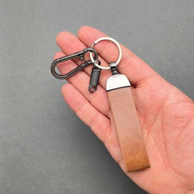 آویز چرم یراق دار