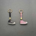 سرکلیدی فول نگین طرح کتونی