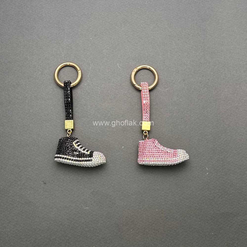 نک2 سرکلیدی فول نگین طرح کتونی - Image 1