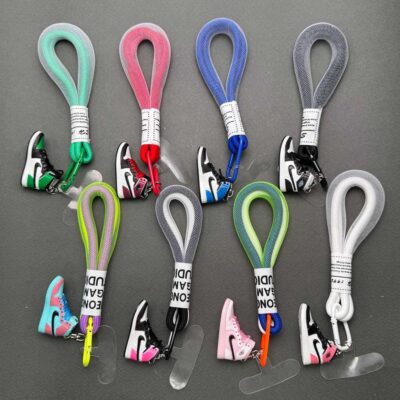 سرکلیدی کفش کتونی با بند توری