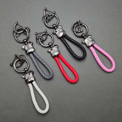 آویز چرم طرح کاز یراق متالیک