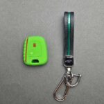 کاور ریموت پژو 206 – 207 – پارس مدل بالا – رانا سیلیکونی با بند طرح چرم - Image 6