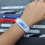 دست بند بسکتبال پلاستیکی طرح بازیکنان NBA - Image 9