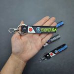 آویز موتور یاماها پرچمی سیلیکونی مشکی - Image 4