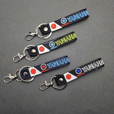 آویز موتور یاماها پرچمی سیلیکونی مشکی