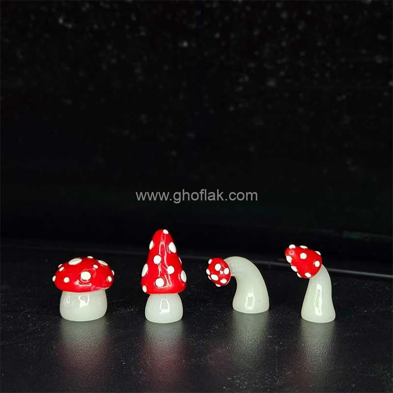 فیگور-قارچ-خال-دار-شب-تاب-06 فیگور-قارچ-خال-دار-شب-تاب-06