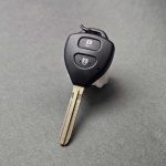 قاب ریموت تویوتا کمری و یاریس همراه با تیغه