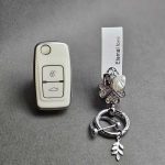 کاور ریموت ام وی ام 315 و 530 طرح چرم با بند ست نگین دار - Image 3