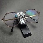 جا عینکی گیره‌ای مخصوص آفتاب‌گیر خودرو