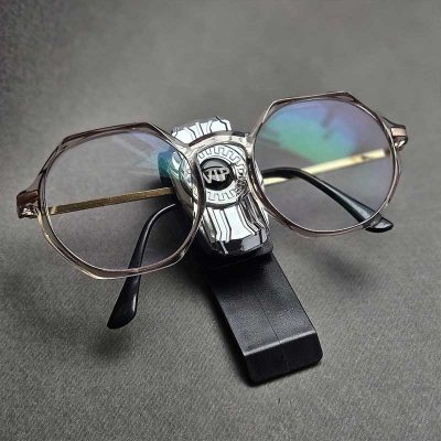 جا عینکی گیرهای مخصوص آفتابگیر خودرو