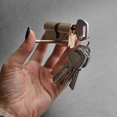 سیلندر قفل درب آپارتمان برند AR – مغزی برنجی کلید آهنی