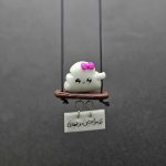 آویز ابر شب‌ تاب خودرو