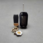 کاور ریموت تارا دنده قدیم شفاف با بند چرم گلدار